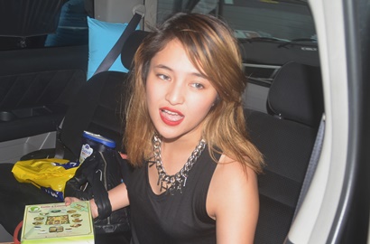 Pakai Tanktop Belahan Dada Ngintip, Marshanda Dihujat Netizen