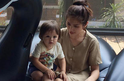 Intip Imutnya Baby El Putra Jessica Iskandar Jalani Pemotretan