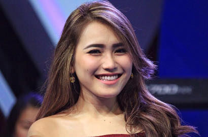 Gara-Gara Foto Ini, Ayu Ting Ting Dituduh Tiru Gaya Raisa