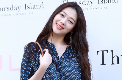 Sulli Tetap Cantik Ceria Hadiri Acara Usai Disorot Dugem Bareng Pacar