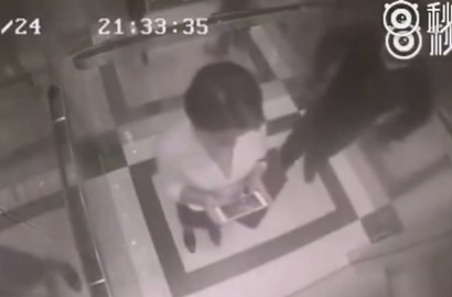 Keren, Intip Aksi Wanita Hajar Pria yang Melecehkannya di Dalam Lift