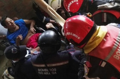 Pria 72 Tahun Ini Berhasil Diselamatkan Hampir 2 Minggu Setelah Gempa Ekuador