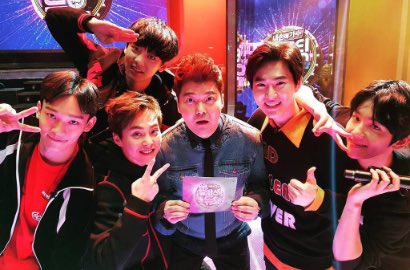 Meski Demam, Nada Tinggi Xiumin EXO Tetap Memukau di 'Fantastic Duo'