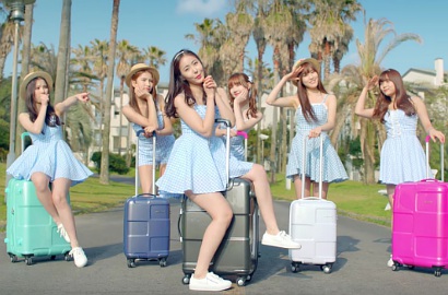 Pamer Koper Cantik, G-Friend Liburan ke Pantai di MV 'Wave'