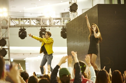 Amber dan Luna f(x) Rilis Proyek EDM Perdana Lewat 'Wave'