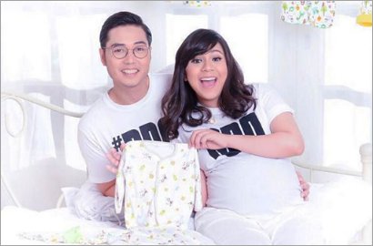Imutnya Foto Anak Pertama Nycta Gina dan Rizky Kinos