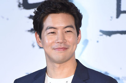 Sebelum Dikonfirmasi, Fans Sudah Tahu Lee Sang Yoon Pacaran dengan Uee?