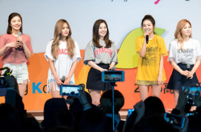 Imutnya Red Velvet Nyanyikan Soundtrack Kartun di MV 'Yossim'