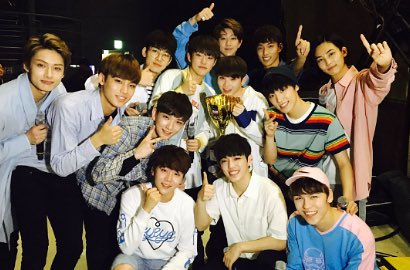 Nangis Saat Menang Perdana Sejak Debut, Seventeen Bikin Terharu