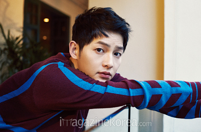 Wow, Song Joong Ki Disambut Ribuan Fans di Bandara Thailand