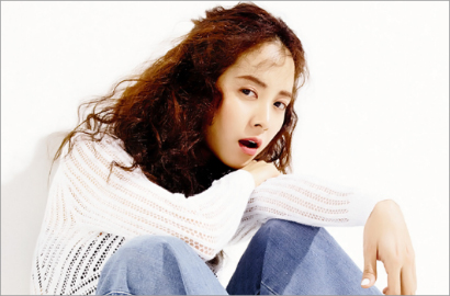 Bak Model Profesional, Song Ji Hyo Banjir Pujian di Fashion Show Tiongkok
