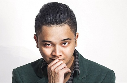 Heboh Derby Romero Pamer Video Cium Pacar Baru, Netizen: Astaga