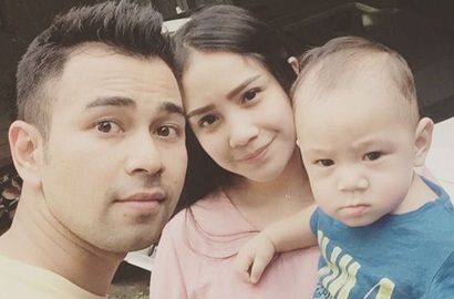 Liburan, Raffi Ahmad Pamer Foto Lucu Rafathar Nongkrong di Kafe Bali