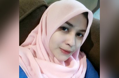Mona Rizqia Sedih Dibully Tak Mirip Ayahnya, Pelawak Kadir