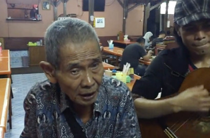 Bersuara Emas, Kakek Pengamen Ini Pukau Kombes Krishna Murti dan Netter
