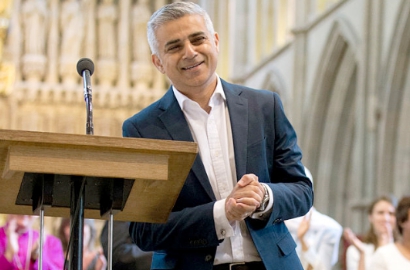 Jadi Wali Kota Muslim Pertama London, Ini Kisah Hidup Sadiq Khan