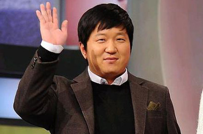 Hadiri Pernikahan Teman, Jung Hyung Don Sudah Pulih dari Gangguan Cemas?