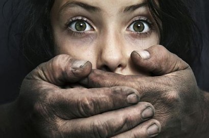 Senasib Yuyun, Netter Bikin Aksi Peduli Gadis Kecil Korban Pemerkosaan
