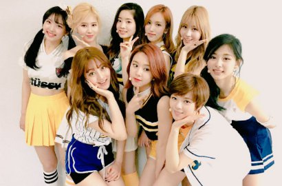 Unyunya Twice Pamer Tongkat Ajaib di Video Dance 'Cheer Up'
