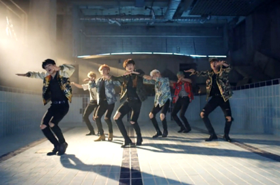 Wow, Penjualan Minggu Pertama 'Young Forever' BTS Lampaui EXO