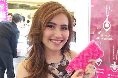 Beredar Video Goyang Erotis dan Terima Sawer, Ayu Ting Ting Dihujat Netter
