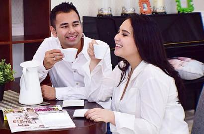 Beredar Foto Lawas Raffi Ahmad dan Nagita Slavina Super Mesra