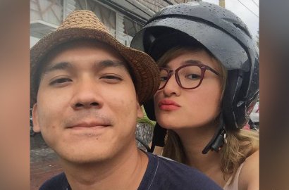 Boncengan Mesra Bareng Egi John, Marshanda Pamer Bahu Mulus
