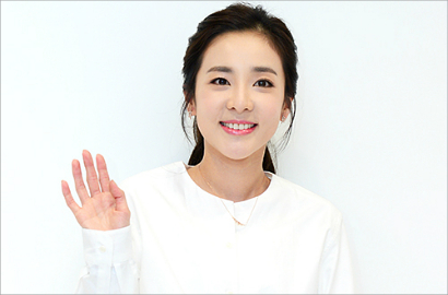 Lewati 30 Tahun, Kecantikan Dara 2NE1 Dipuji Kayak Anak SMA di Foto Ini