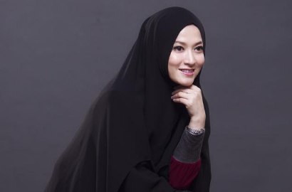 Sempat Diisukan Ribut, Lyra Virna dan Fadlan Akhirnya Foto Mesra