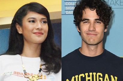 Usai Ahok, Dian Sastro Pamer Selfie Bareng Bintang 'Glee' Darren Criss