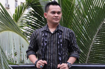 Disuruh Ramal Ayu Ting Ting dan Tara, Mbah Mijan: Males Banget