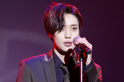 Niel Teen Top Kepergok Liburan Bareng 'Pacar', Fansite Tutup Ramai-Ramai