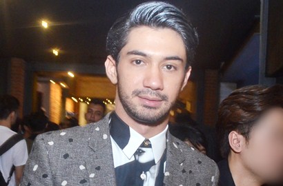 Reza Rahardian Rela Naik 7 Kg Demi Jadi Bossman di 'My Stupid Boss'