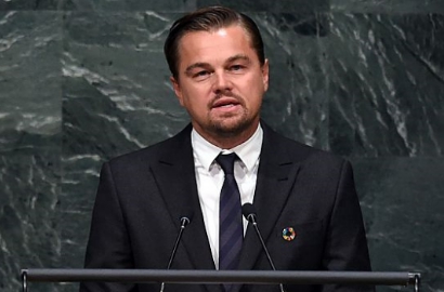 Pelukan Mesra Bersepeda Berdua, Inikah Pacar Baru Leonardo DiCaprio?