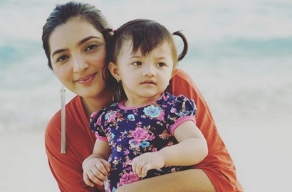 Sadar Diri, Ashanty Sensor Sendiri Gambar Baju Belahan Dada Rendahnya