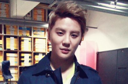 Absen di Konser 'DOTS', Xiah Junsu Kirim Video Bawakan 'How Can I Love You'