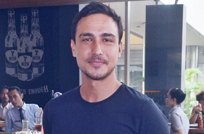 Main Bareng, Hamish Akui Tak Sulit Akrab dengan Ray Sahetapy di 'Spy in Love'