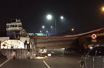 Jembatan Tol Pondok Aren Ambruk, Pengelola Salahkan Pihak Truk Crane