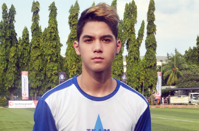 Pernah Dilecehkan Gay, Al Ghazali Kembali Dipeluk Pria