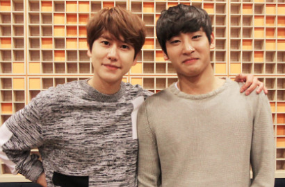 Duet Bareng Kyuhyun, Park Jae Jung Nyayi Orkestra di Teaser MV 'Two Men'