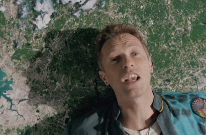 Bak Film Fantasi, Coldplay Hadirkan Banyak Keajaiban di MV 'Up&Up'