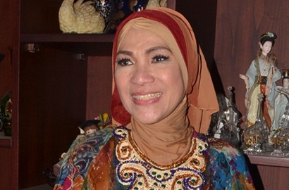 Dorce Gamalama Berang Difitnah Bikin Meme Ratna Sarumpaet