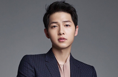 Akui Bangga, Guru SMA Song Joong Ki Tulis Surat Mengharukan