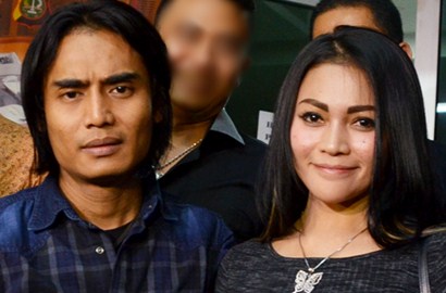 Charly Dikabarkan Bangkrut, Regina Kini Jualan Baju