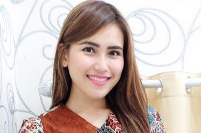 Lagi-Lagi, Penonton Pegang Pinggang Ayu Ting Ting Saat Manggung