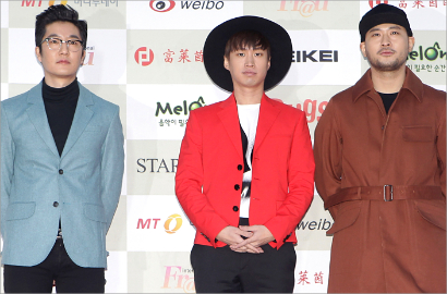 Parodikan Film-Film Populer, Poster Konser Epik High Bikin Kagum
