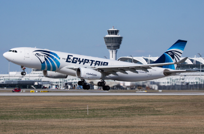Pesawat Egypt Air yang Hilang dari Radar Diduga Jatuh ke Laut Tengah