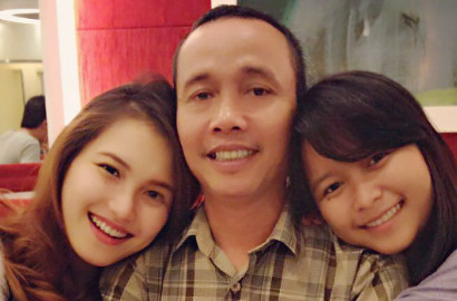 Pagi-Pagi, Ayu Ting Ting Tulis Ini untuk Ayahnya