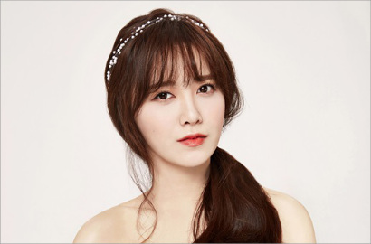 Sendirian Tanpa Ahn Jae Hyun, Goo Hye Sun Malu-Malu Daftarkan Pernikahan