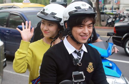 Makin Mesra di 'WGM', Bolin Chen Ajak Song Ji Hyo Kunjungi Sekolahnya